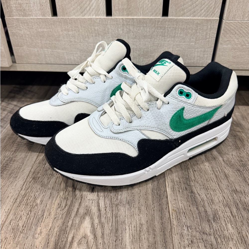 Mens Nike Air Max Sneakers in Green and Black